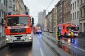 LKW blieb an der KVB Leitung haengen und fing Feuer Koeln Luxemburgerstr P023